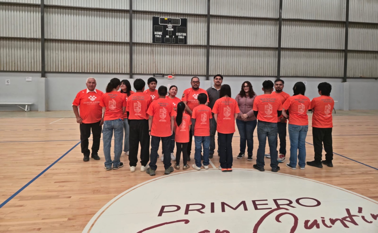 Gobierno municipal dota de uniformes a selección de ajedrez