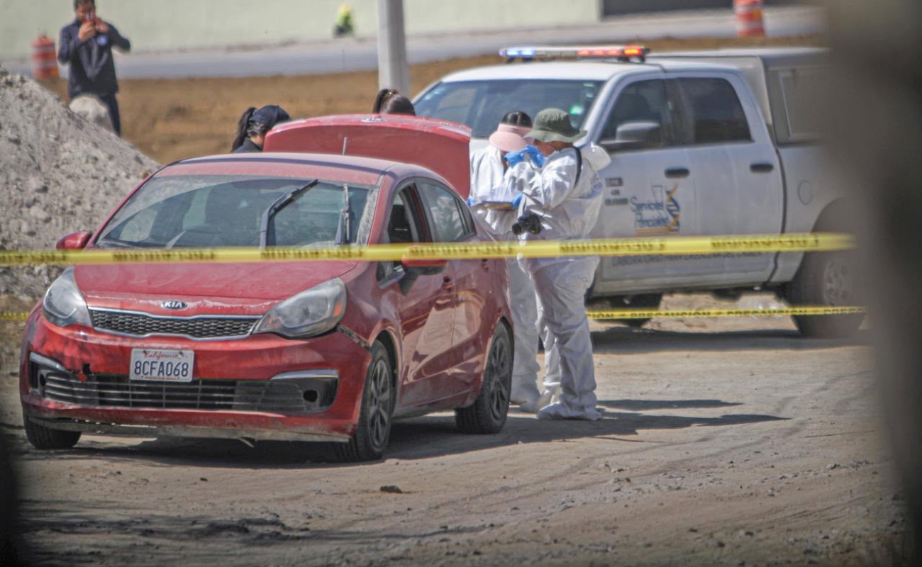 El auto abandonado tenía reporte de robo.