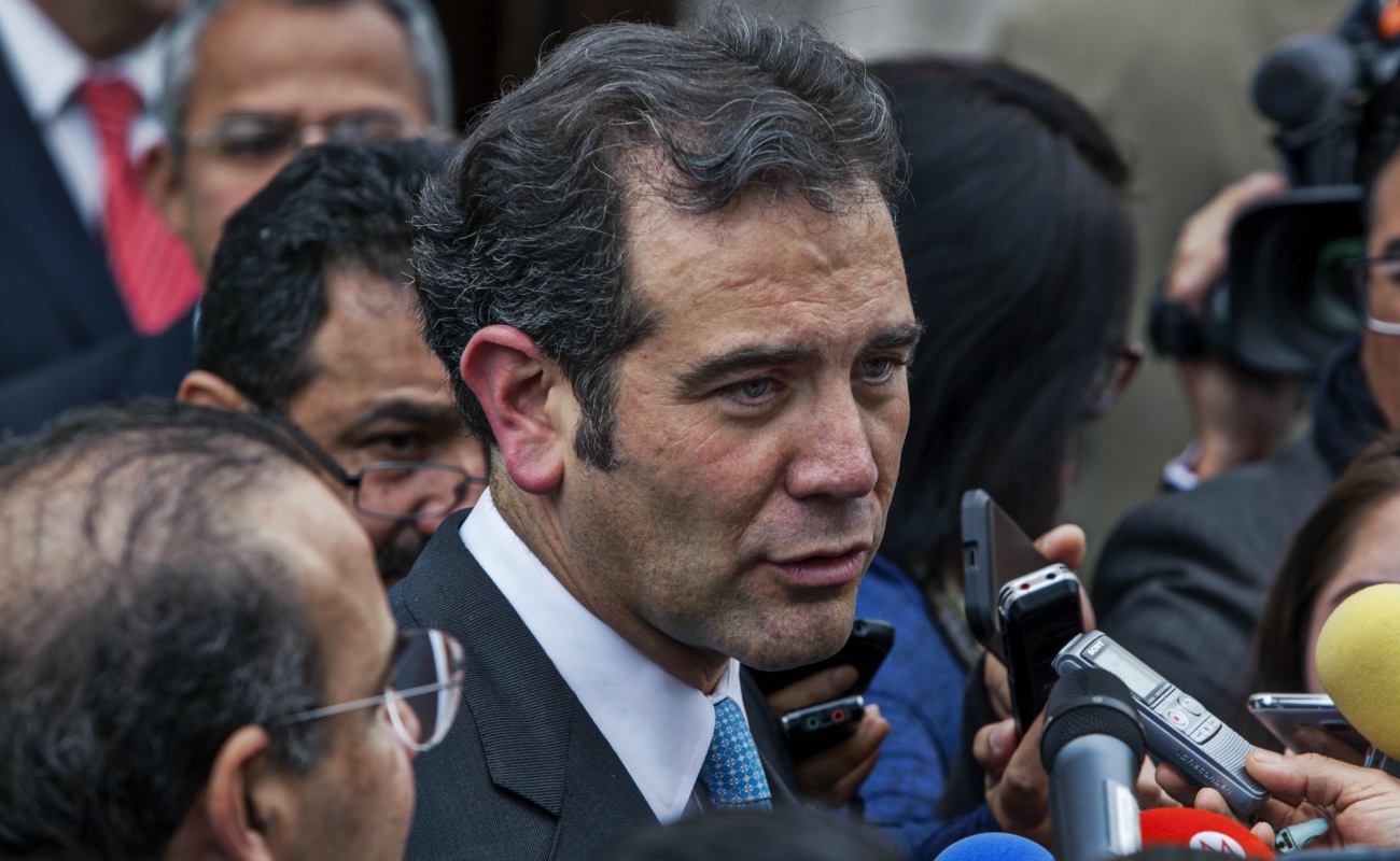 Los tres debates presidenciales tendrán un nuevo formato, anunció el INE.