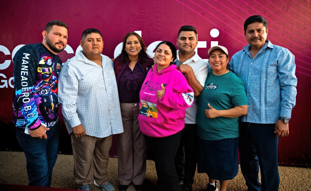 Claudia Agatón encabezó la jornada Gabinete en Campo en la delegación de Maneadero.