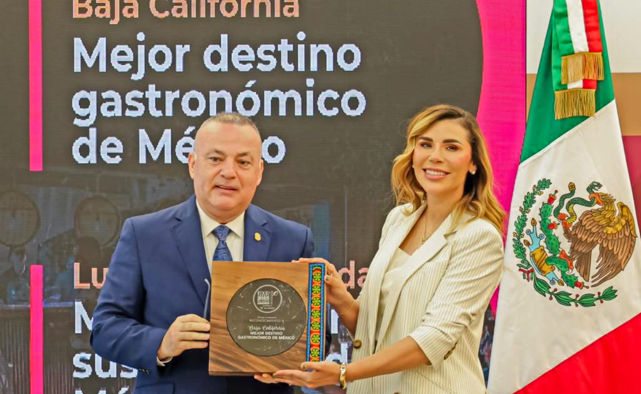 La gobernadora Marina del Pilar presentó los reconocimientos.