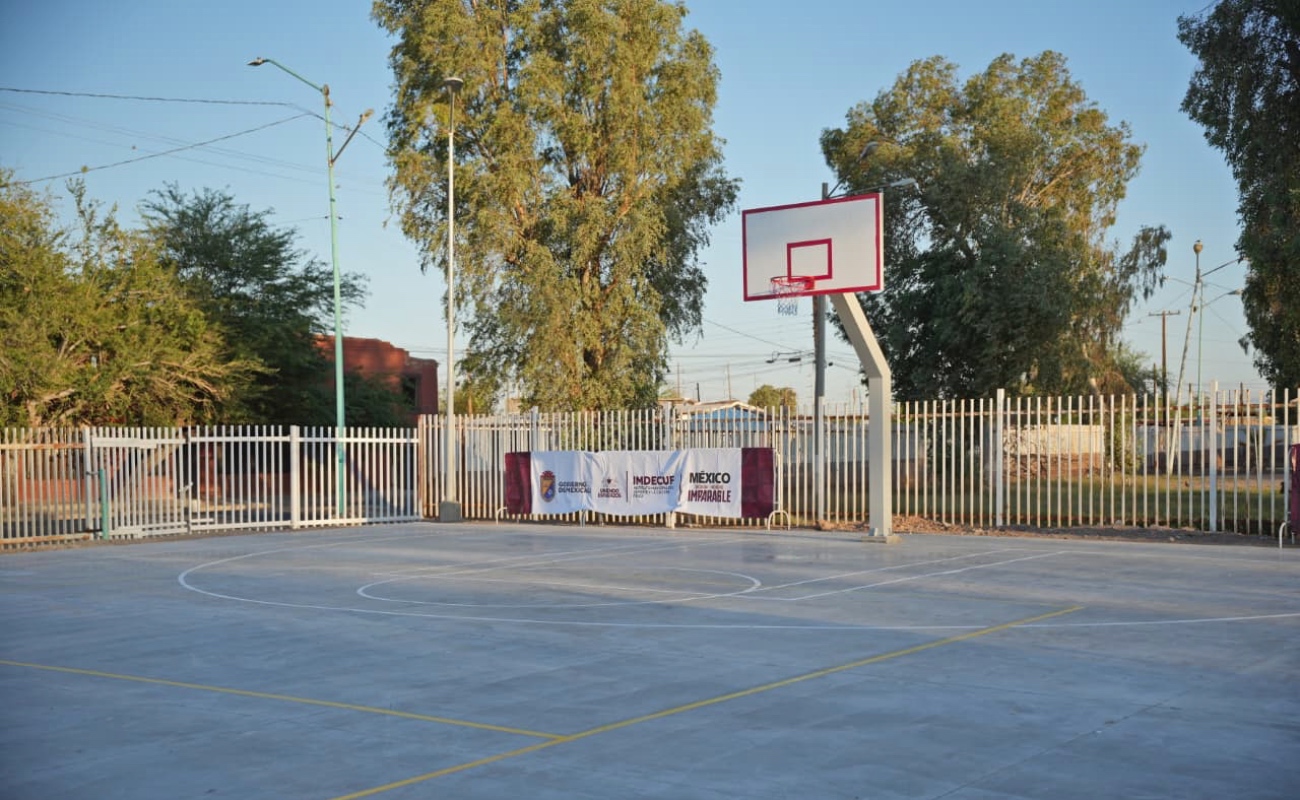 La alcaldesa Norma Bustamante entregó la rehabilitación de la Unidad Deportiva Pueblo Nuevo, con una inversión de 6.8 millones de pesos.