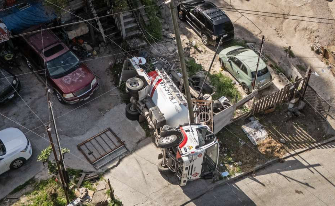 El conductor resultó con lesiones leves.