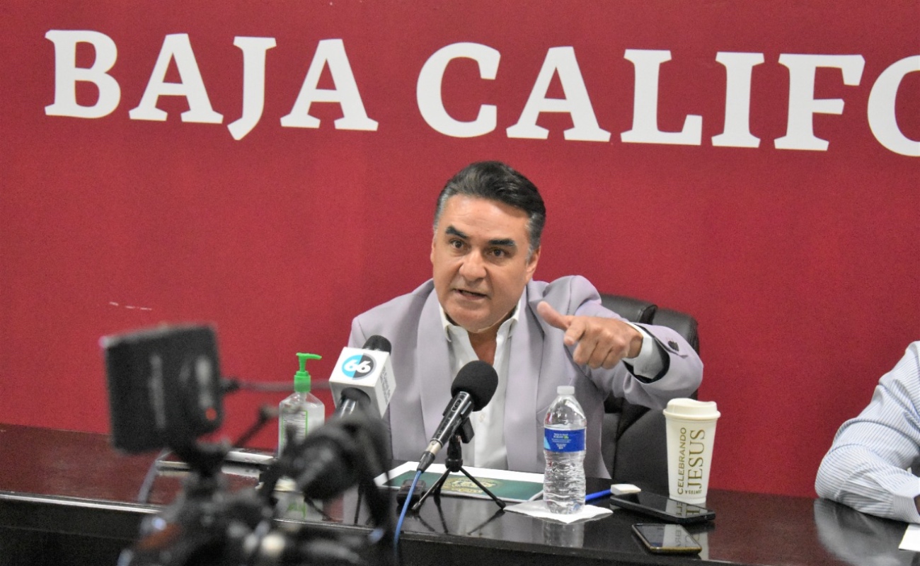 Se acordará en estas tareas vacunar al personal docente de las escuelas, Alejandro Ruiz Uribe.