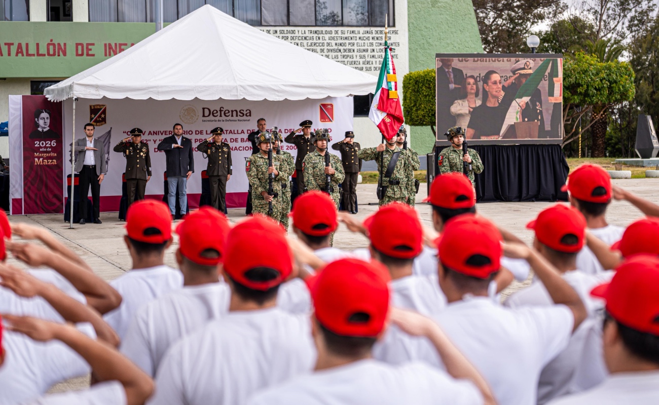 En total, 31 mil jóvenes y 800 mujeres voluntarias en todo México, reafirmaron su compromiso con la defensa de la Patria.