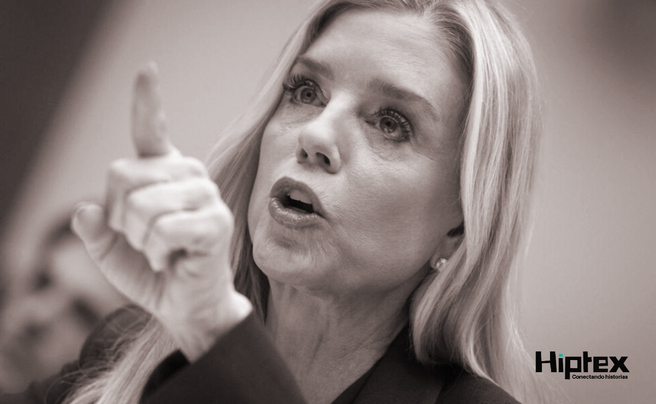 Trump despidió a la fiscal general Pam Bondi.