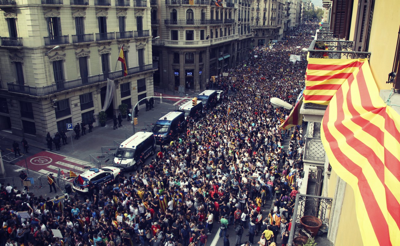 Las protestas se realizaron tras la jornada de violencia durante el referéndum independentista del domingo anterior