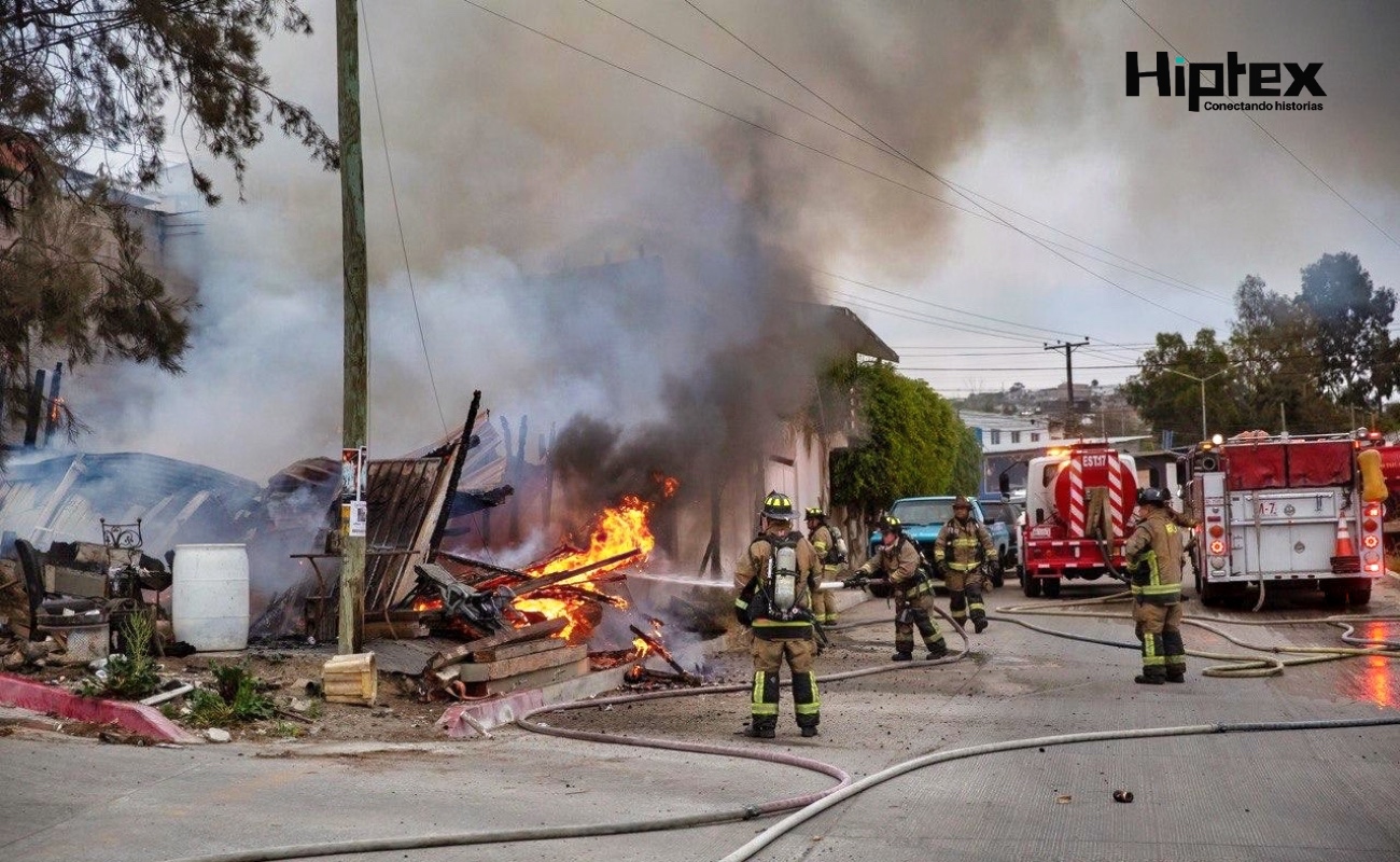 Incendio arrasa vivienda en la colonia San Ángel; no se reportan lesionados