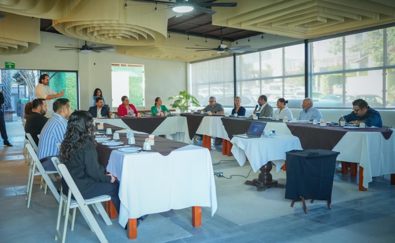 Fortalecen trabajo en equipo y atención al cliente en sector restaurantero