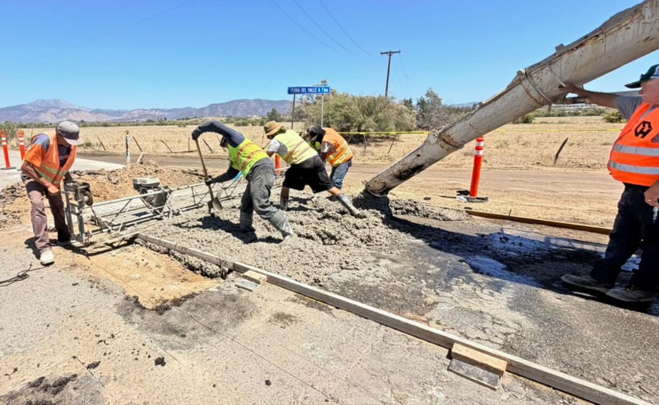 Inicia SIDURT rehabilitación de vialidades con concreto en Valle de Guadalupe
