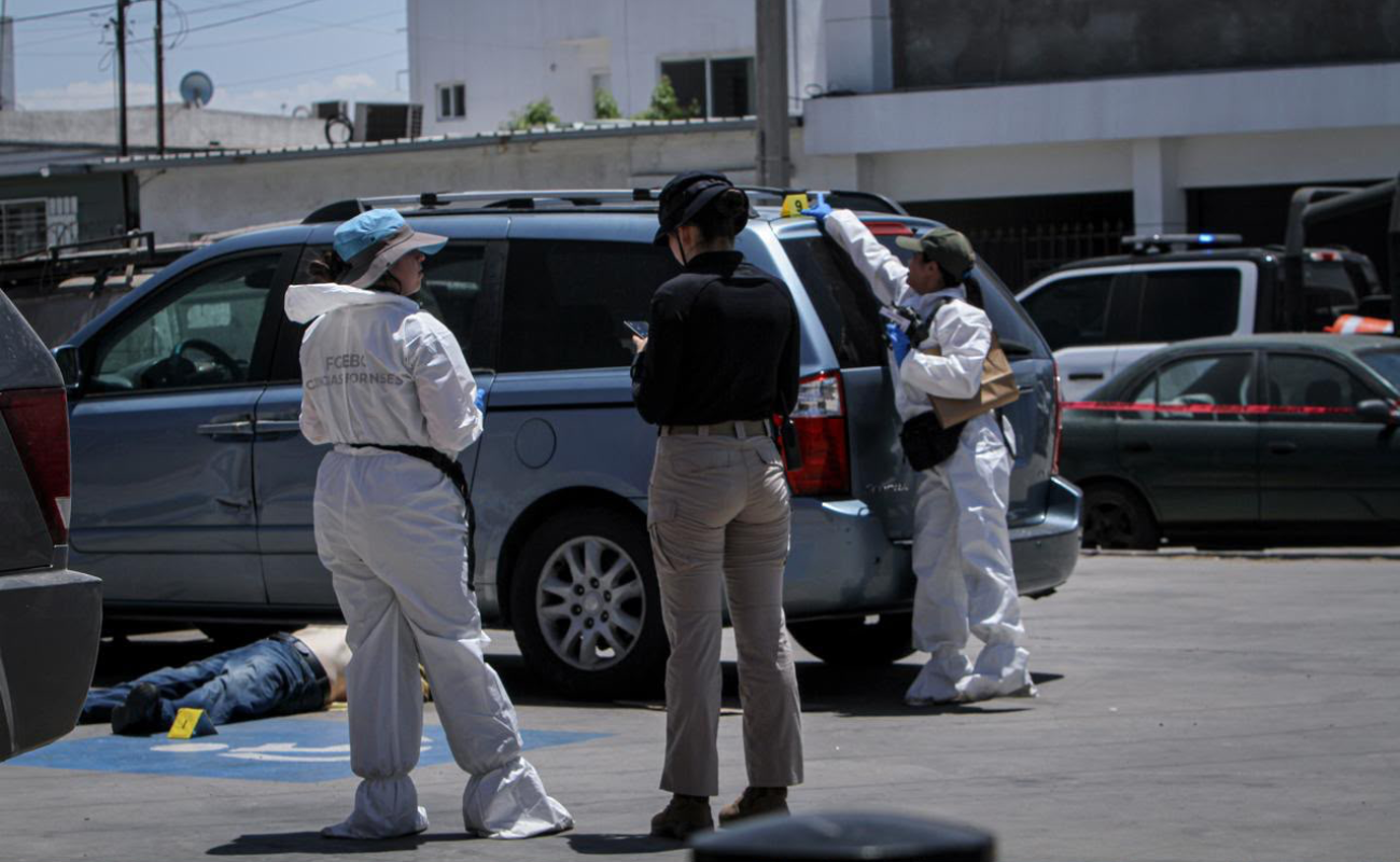 Asesinan a un hombre de la tercera edad en el estacionamiento de un OXXO en Jardín Dorado