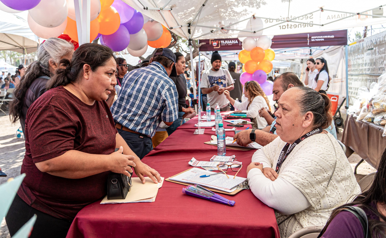 Más de 3 mil personas recibieron atención, apoyos y servicios gratuitos a través de 35 módulos de dependencias municipales.
