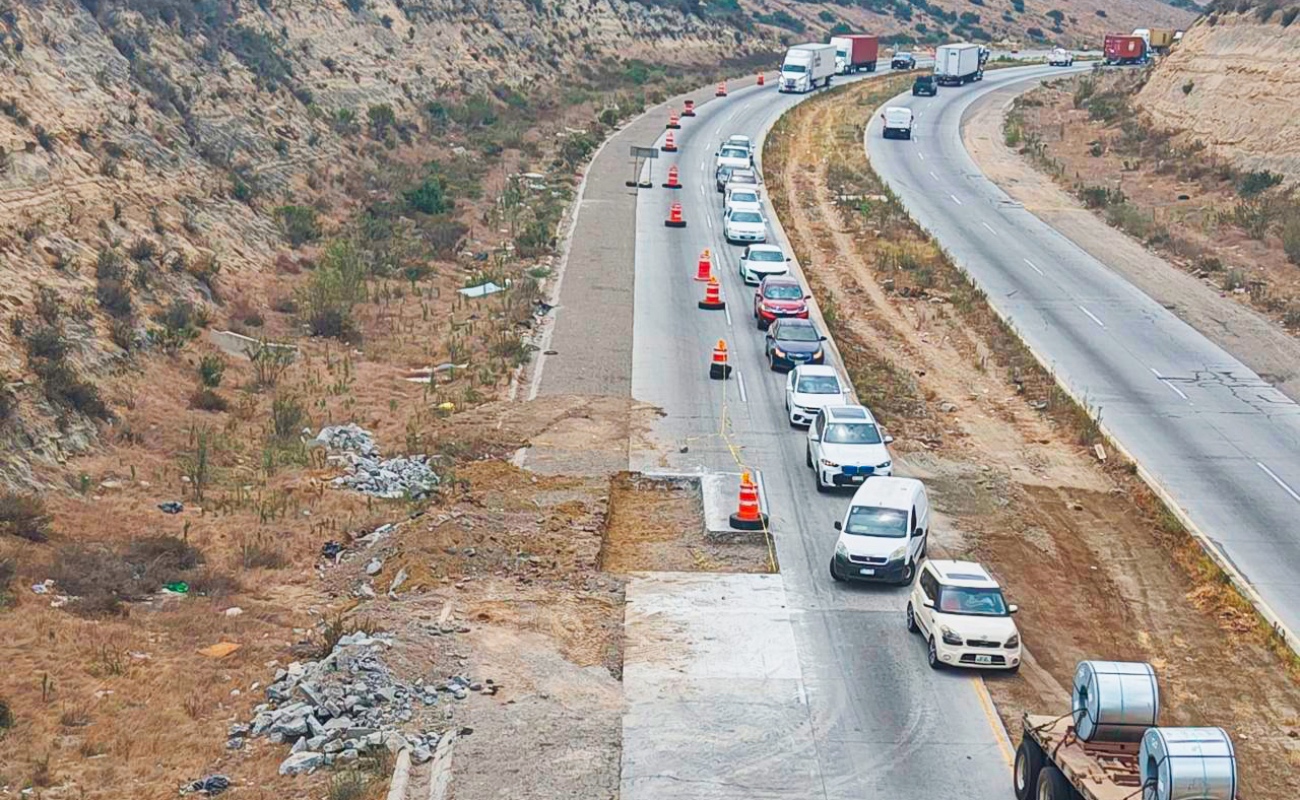SIDURT reporta un 60% de avance en las obras de bacheo en el tramo sur del Corredor Tijuana-Rosarito 2000.