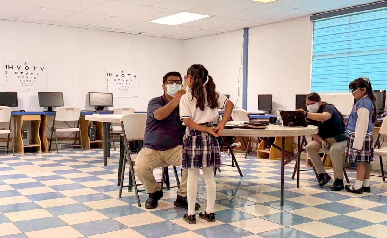 Realiza Educación Jornadas de Revisión a alumnos de educación básica con el programa “Ver bien para Aprender Mejor”