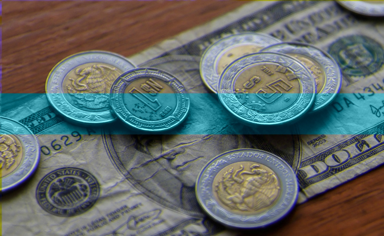 De acuerdo con información de instituciones bancarias, el billete verde se adquiriere en un precio mínimo de 17.55 pesos.