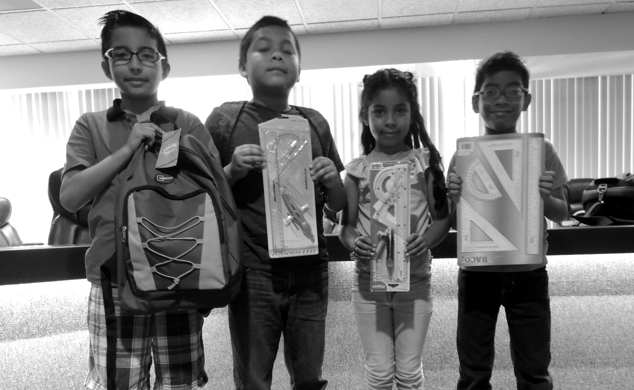 Útiles escolares acopiados por Canaco Tijuana serán donados a niños de escasos recursos.