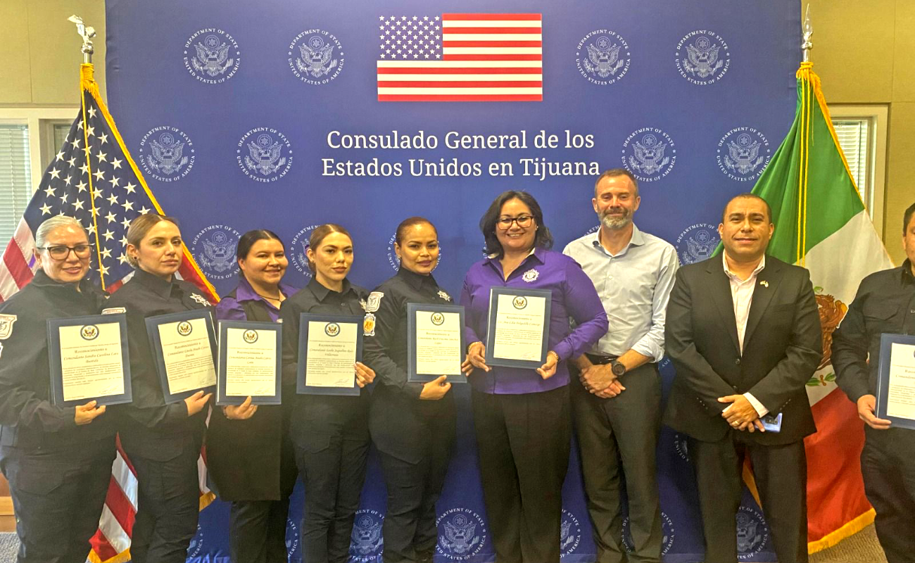 Impartió Escuadrón Violeta plática informativa a integrantes del Consulado de Estados Unidos en Tijuana