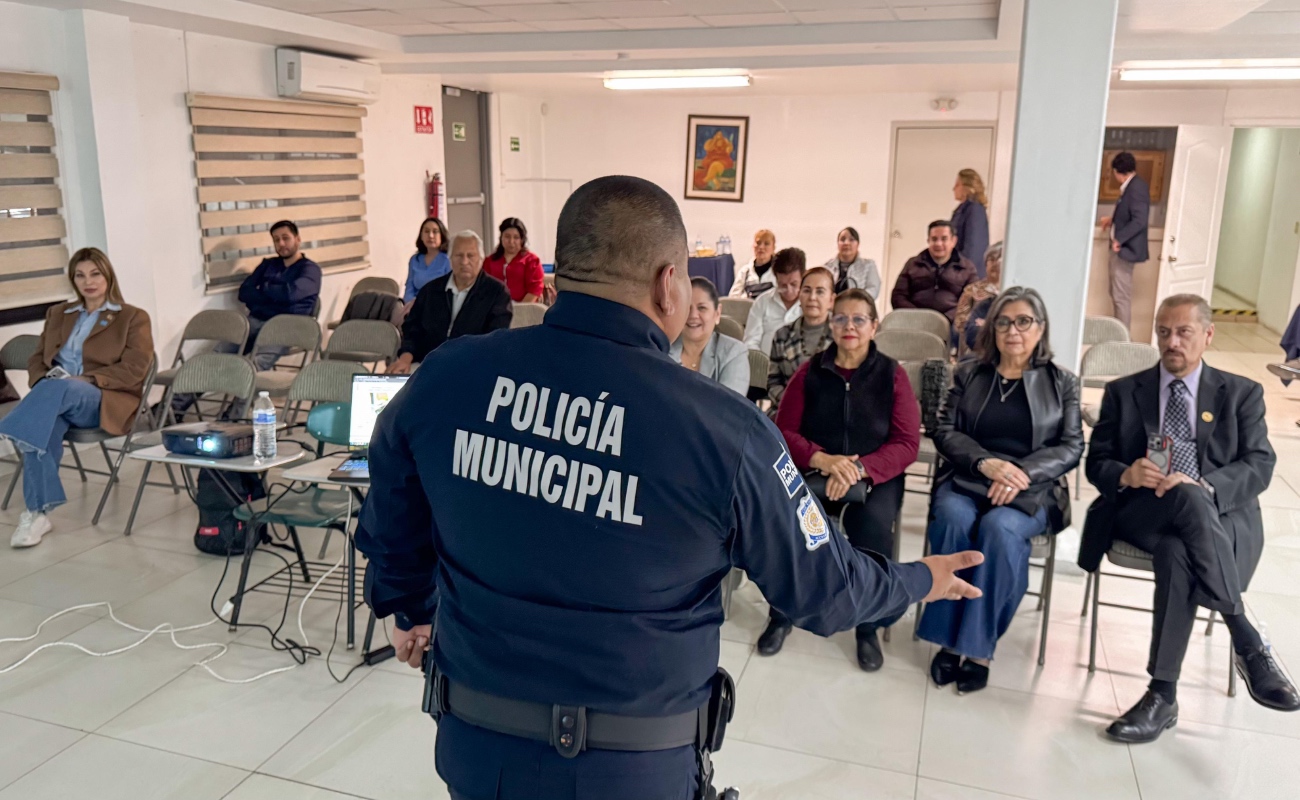 Capacitan en seguridad personal a miembros del Colegio de Cirujanos Dentistas