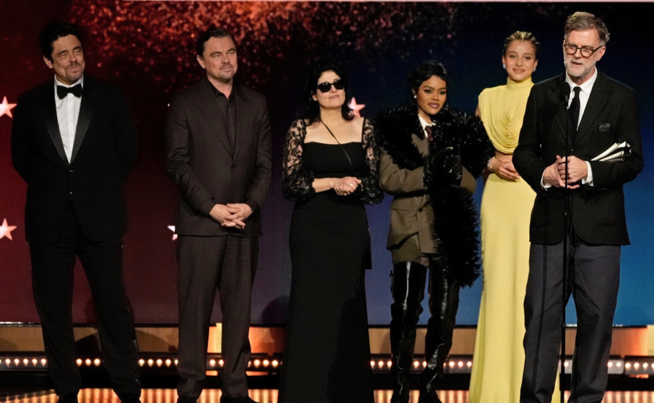 El equipo de One Battle After Another celebra su triunfo como Mejor Película durante la 31ª edición de los Critics Choice Awards en Santa Monica.