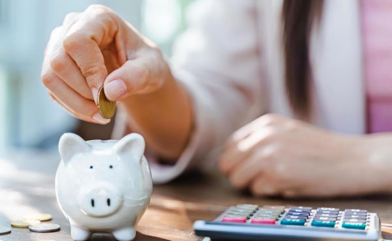 Las mujeres enfrentan tasas de interés más altas y montos de crédito más bajos, a pesar de menores tasas de incumplimiento.