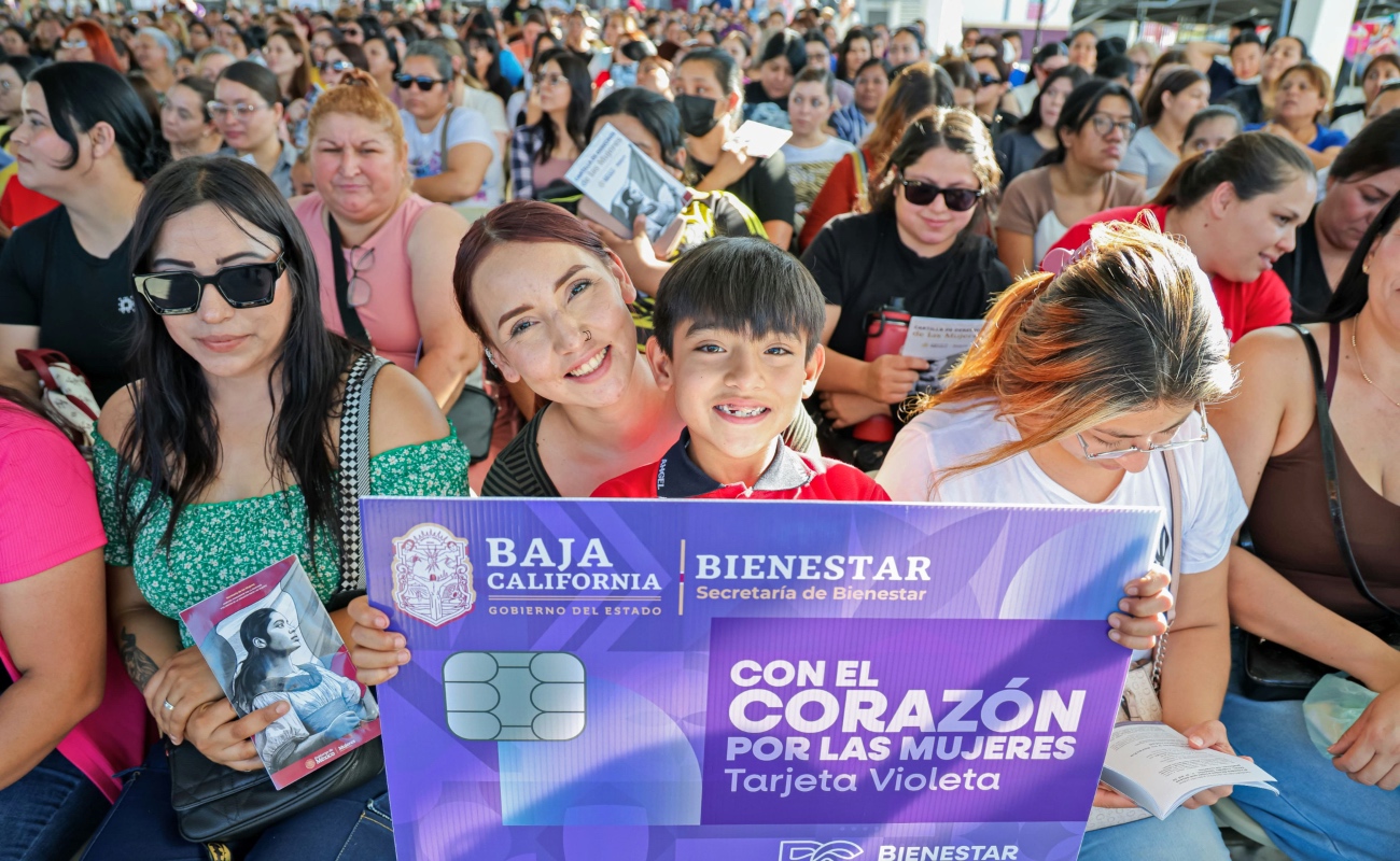 Inicia nueva etapa de entrega de Tarjetas Violeta para jefas de familia de Baja Balifornia