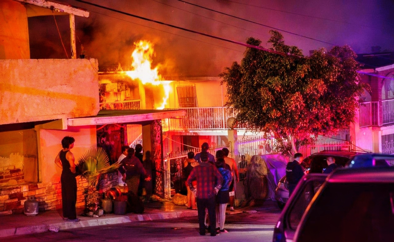 Incendio en departamentos de la colonia Francisco Villa; detienen al presunto responsable