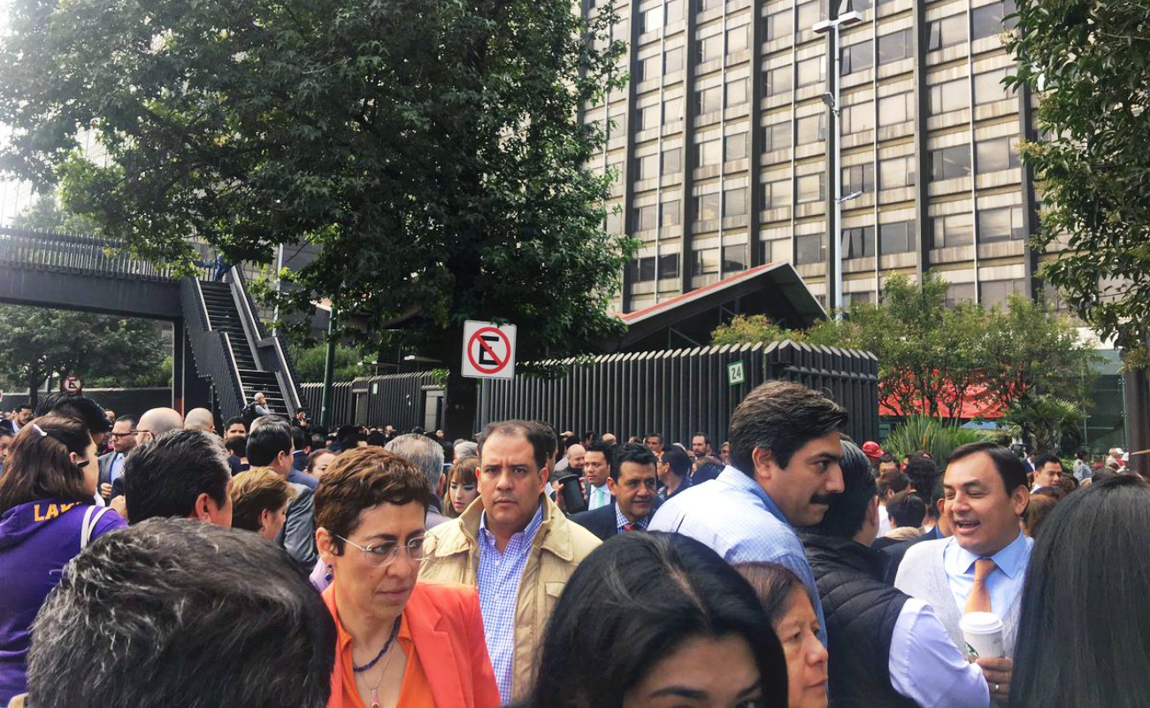 Desalojo en Pemex