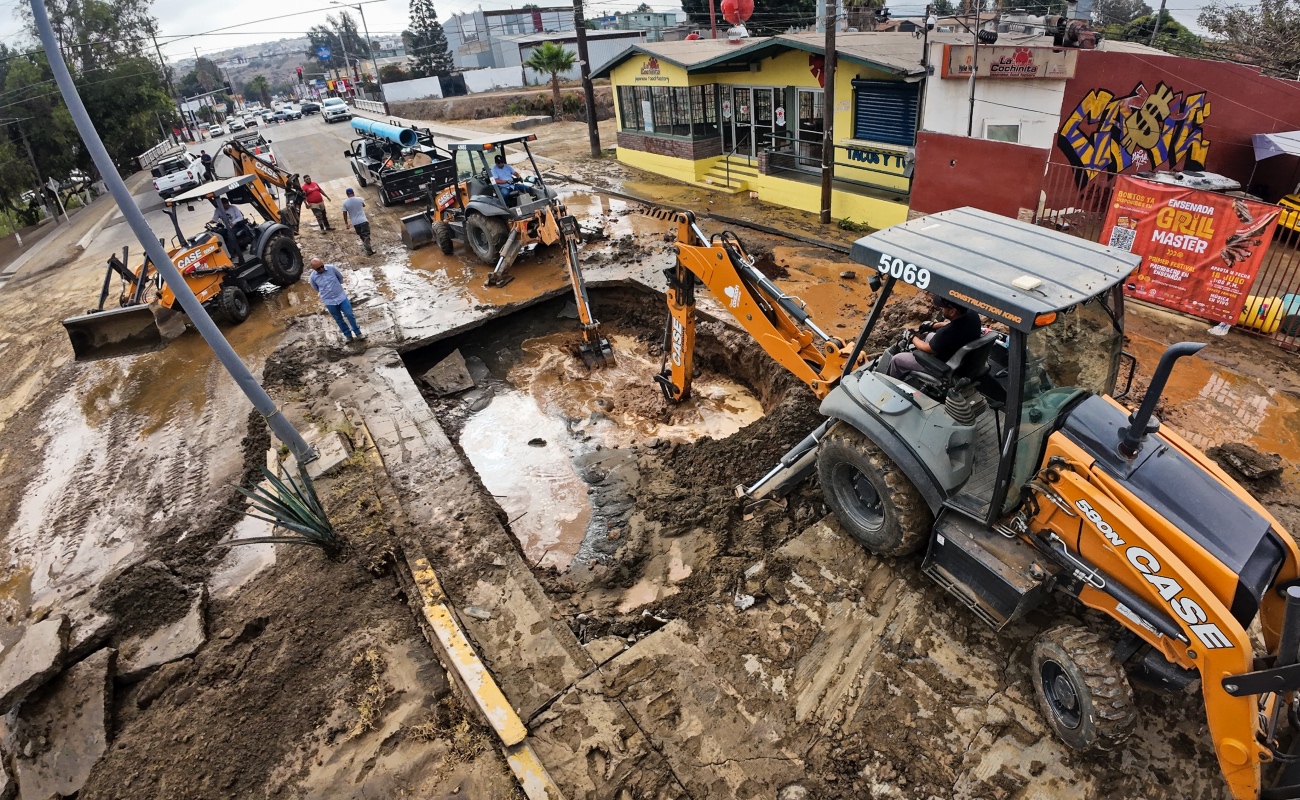 Revienta línea 3; sin agua en 42 colonias de Ensenada