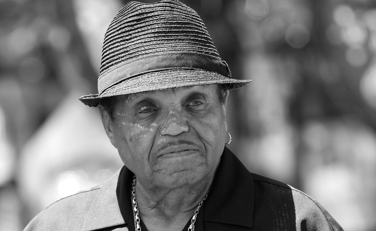 El padre del Príncipe del Pop fue el responsable del lanzamiento a la fama de sus hijos a principios de los sesenta como The Jackson 5