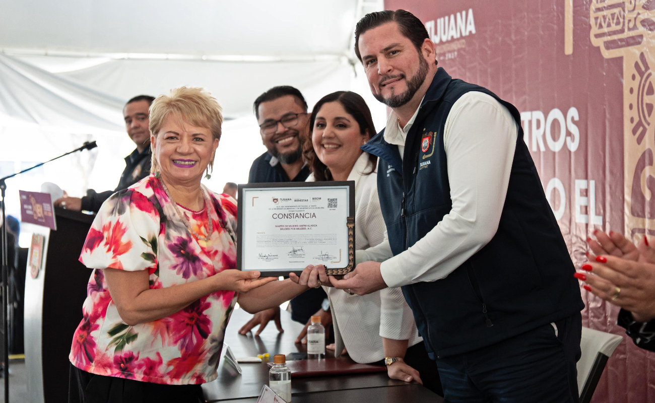 Reconoce el alcalde la labor de las organizaciones de la sociedad civil.