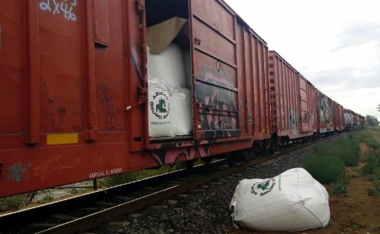 Robos y actos de vandalismo en el tren de carga en México, dañan la economía mexicana.