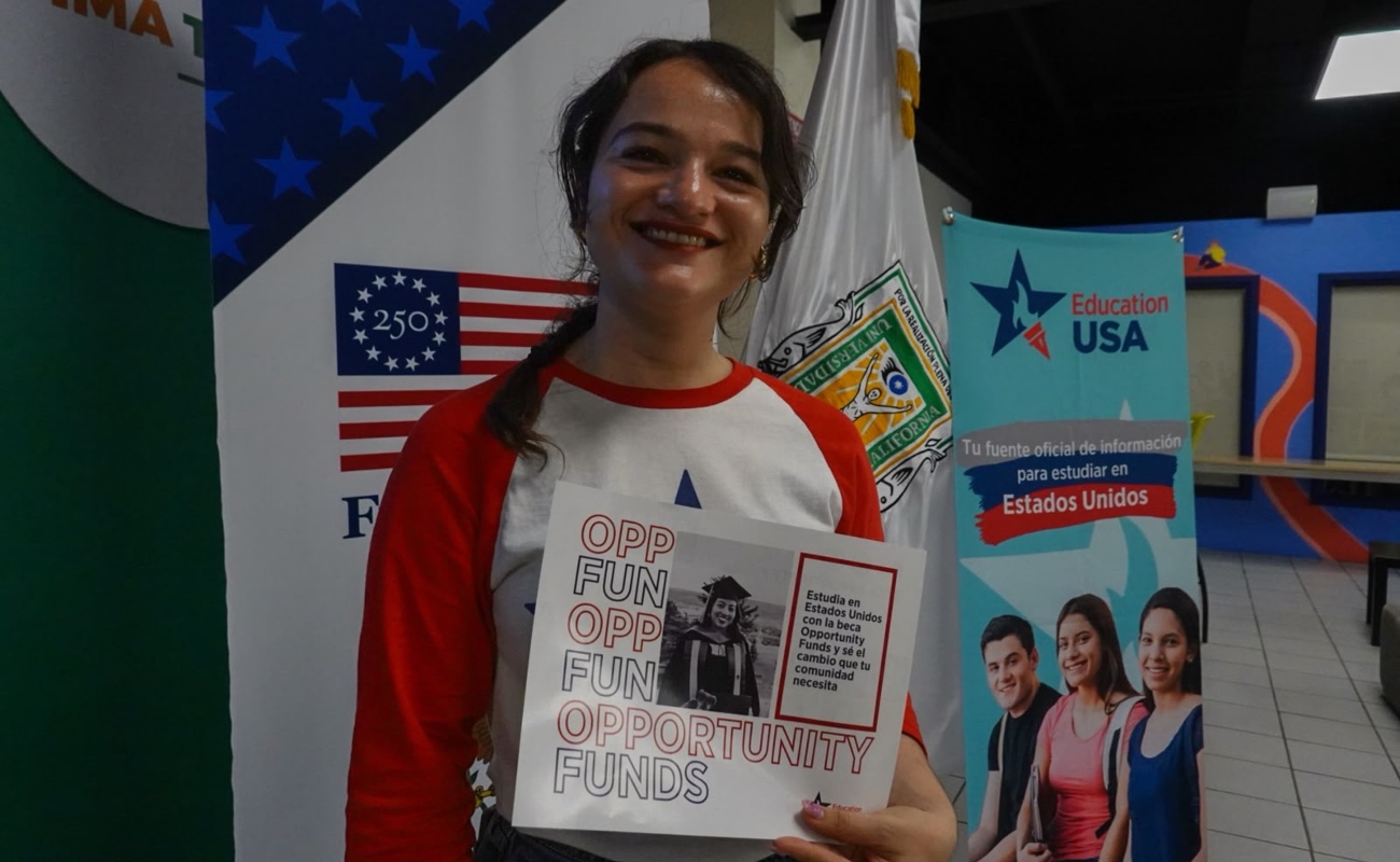 Acercan a estudiantes mexicanos a las oportunidades académicas que ofrecen las universidades de Estados Unidos.