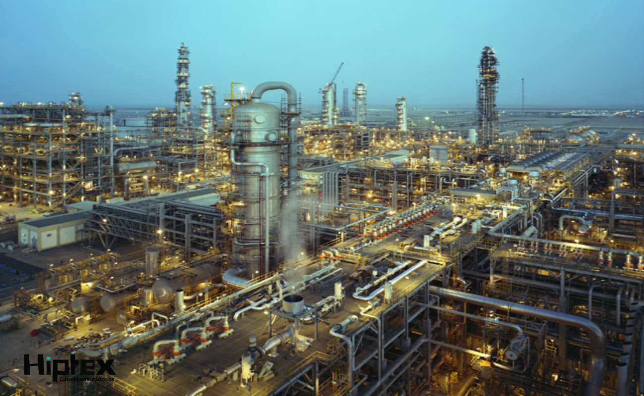 Irán emitió una advertencia de evacuación para varias instalaciones petrolíferas en Arabia Saudí, Emiratos Árabes Unidos y Catar.