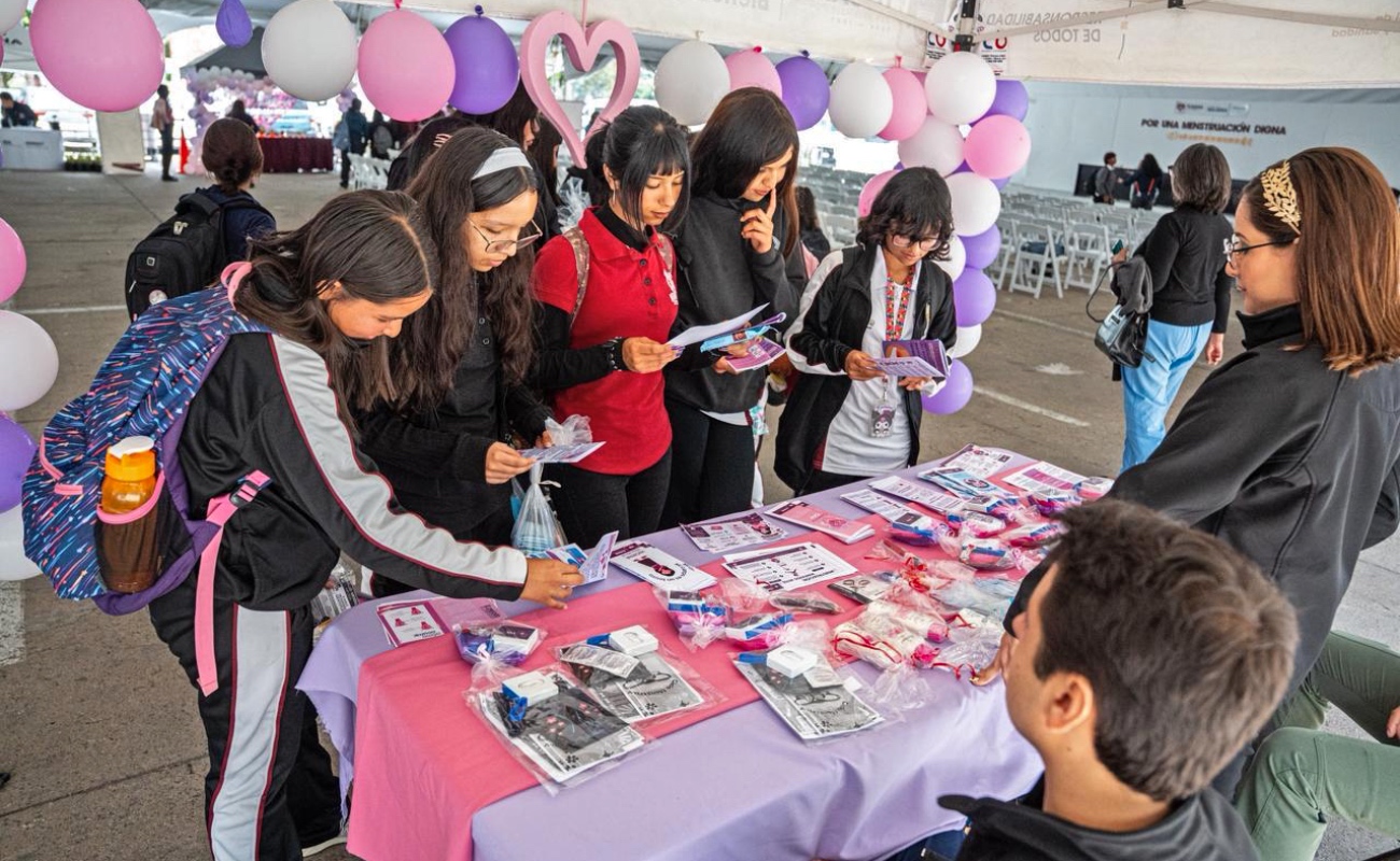 Entrega Gobierno de Tijuana 150 kits de gestión menstrual a niñas y adolescentes de la ciudad