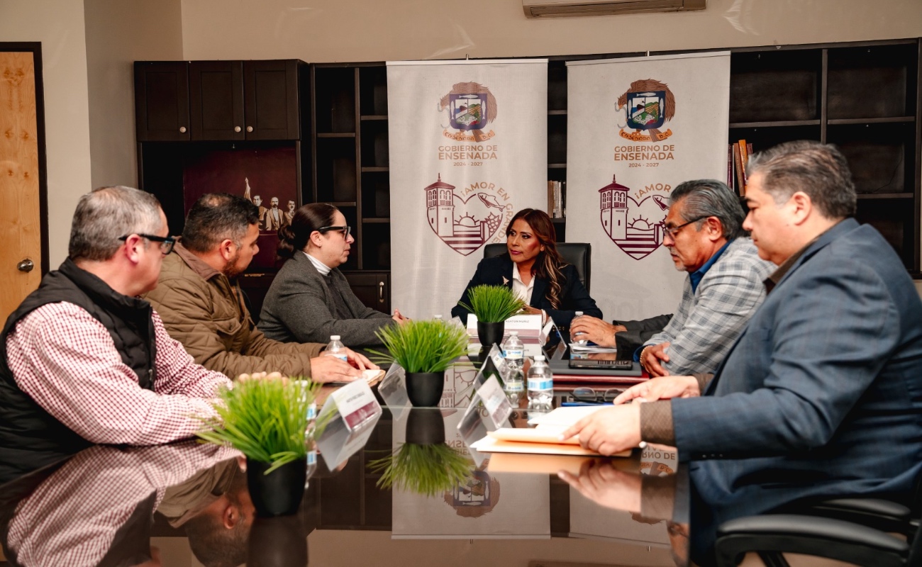 La presidenta municipal firmó un convenio de colaboración con INSUS.