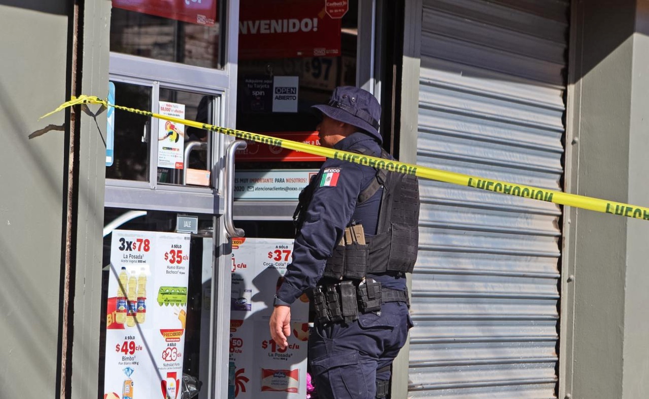 Robo con arma de fuego en Oxxo de Real de San Francisco