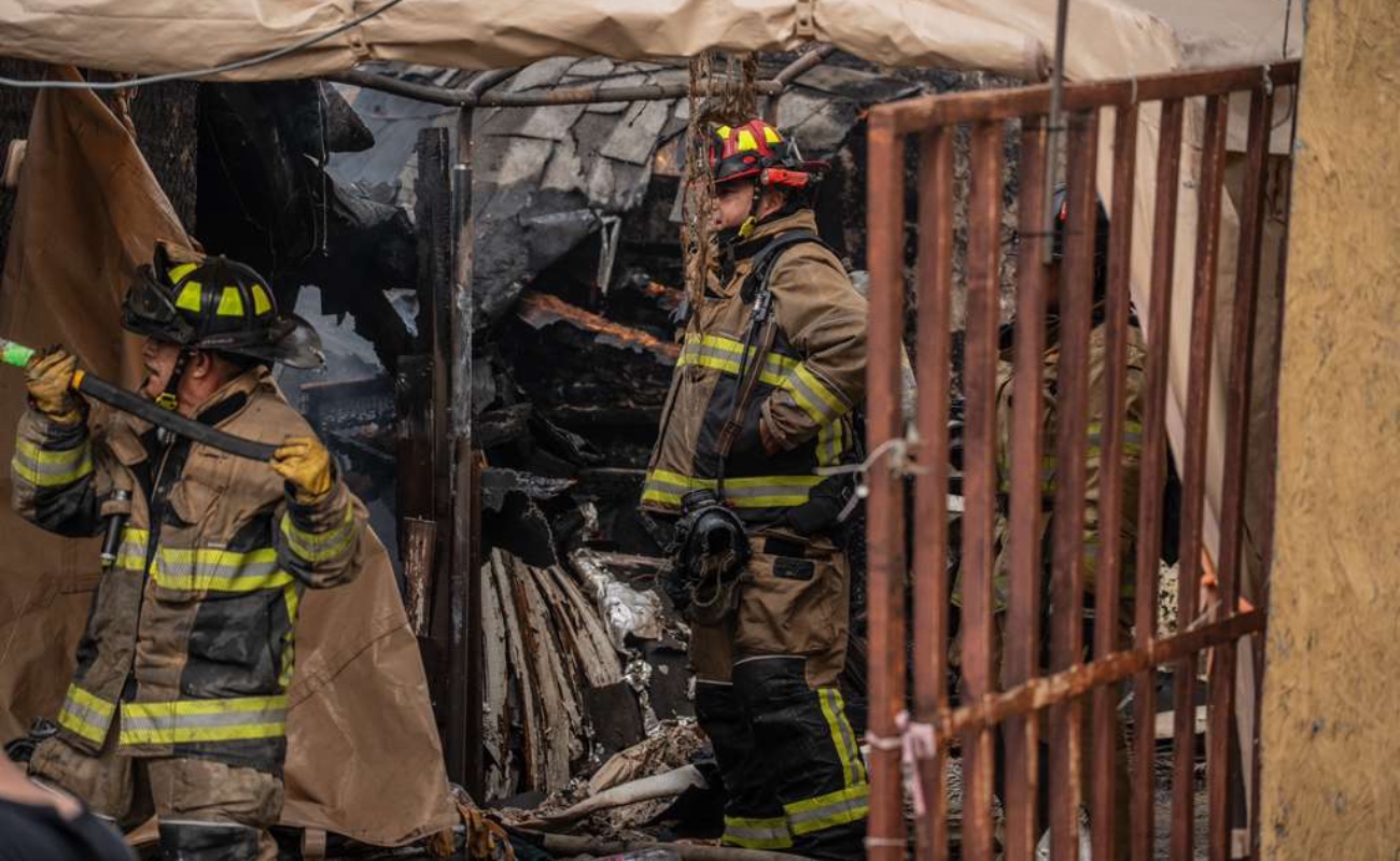 Un incendio dejó el saldo de una casa consumida en la colonia Del Río durante la tarde de este viernes 26 de diciembre.
