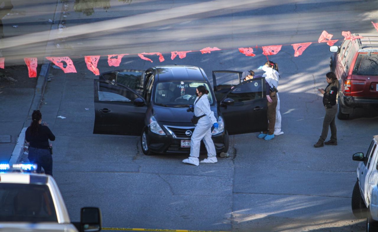 Asesinan a hombre a bordo de su vehículo en Camino Verde