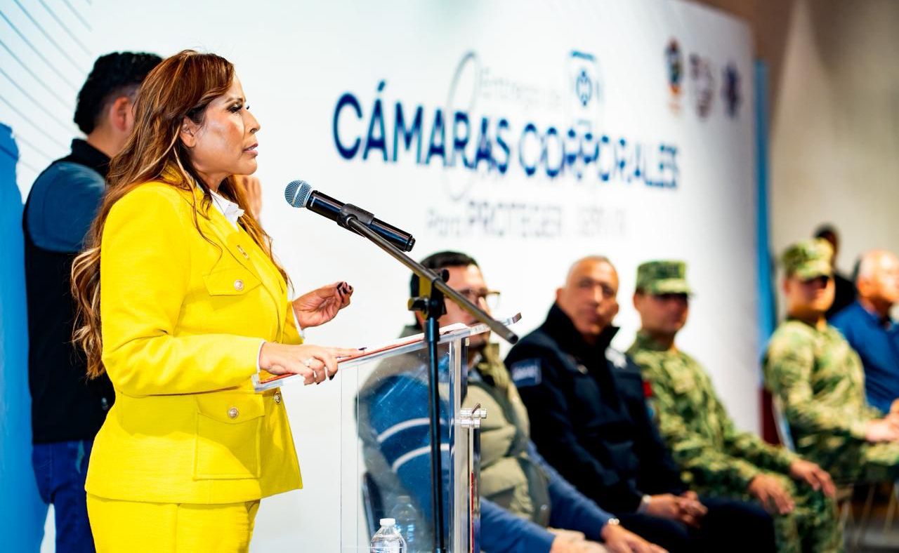 Gobierno de Ensenada fortalece a la DSPM con entrega de cámaras corporales