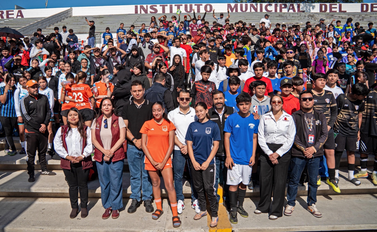 Asiste Abdiel Gutiérrez Coronado a la final del torneo ‘Mundialito de Fútbol 6x6’