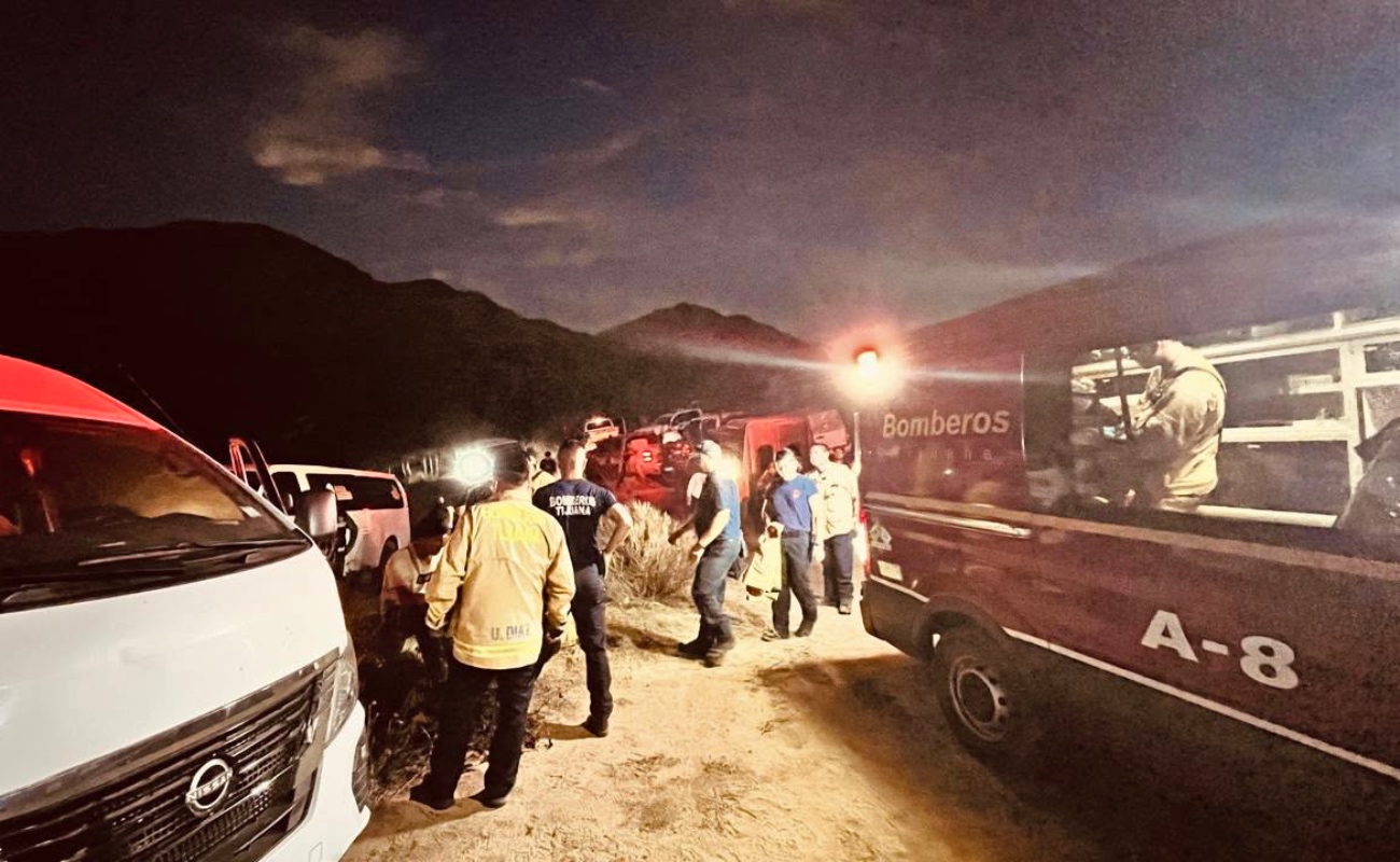 Brinda Bomberos primeros auxilios a madres buscadoras afectadas por altas temperaturas