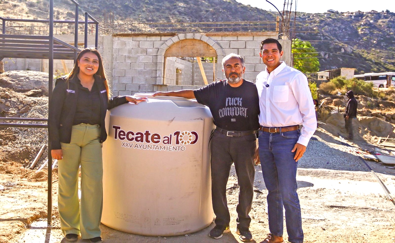 Arranca alcalde Román Cota con entrega de 100 tinacos para familias vulnerables