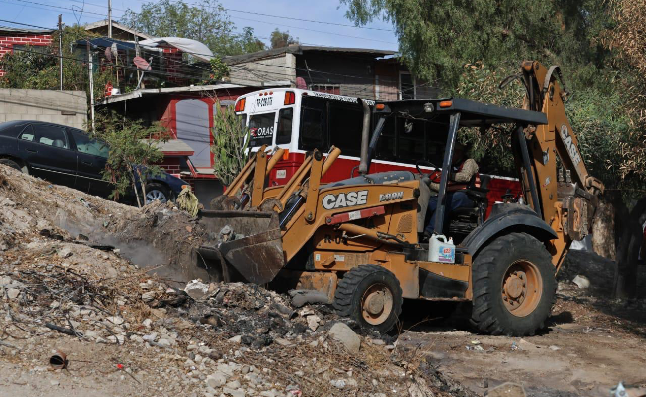 Supervisan obra de rehabilitación del parque Villa del Prado I