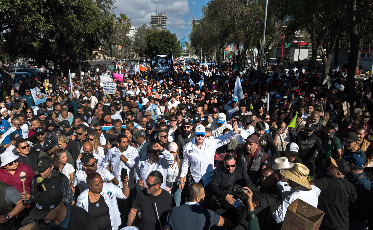 Marchan cientos en apoyo a la “Patrulla Espiritual”