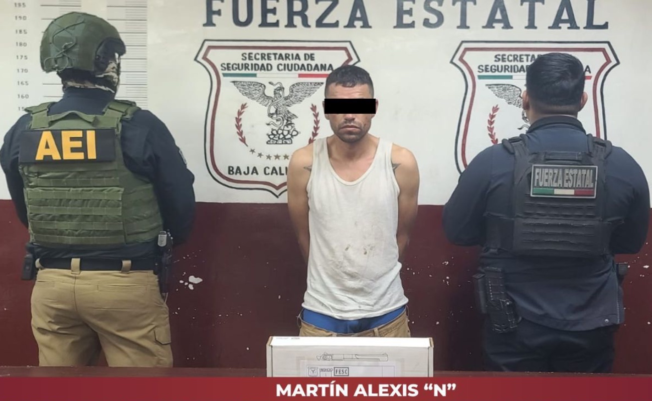 Fuerza Estatal detiene a hombre armado y asegura pistola en el Centro Cívico de Mexicali