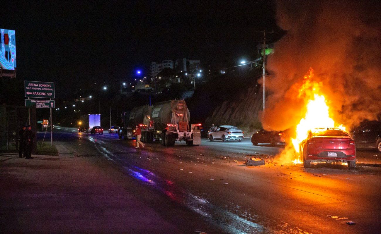Joven resulta lesionado tras choque contra pipa en el Bulevar Rosas Magallón
