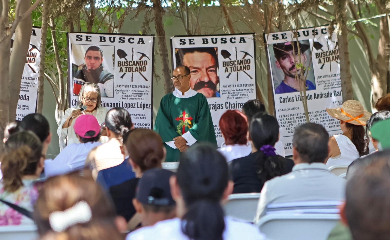 Familias de desaparecidos se reúnen en La Gallera en conmemoración de sus seres queridos