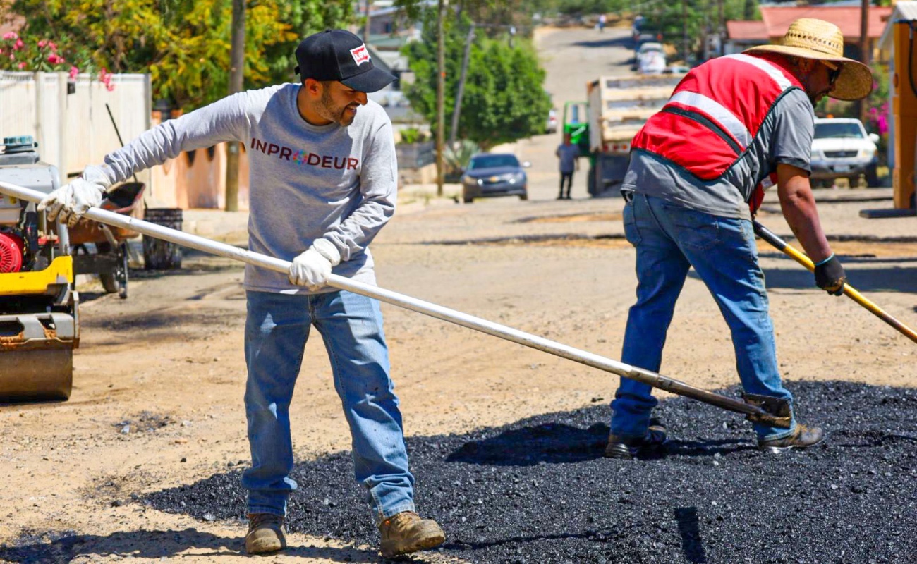 Transforman las calles de Tecate con casi mil metros bacheados