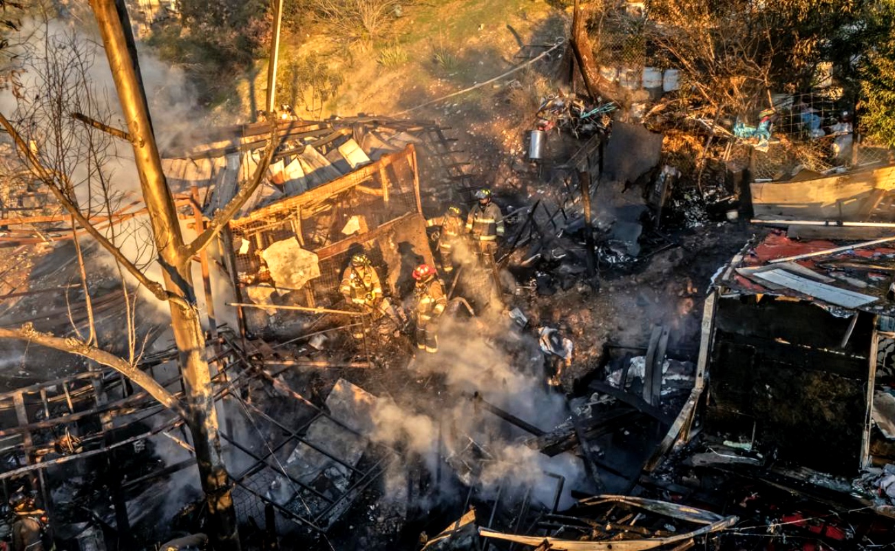 Incendio consume dos viviendas en la colonia Llamas Amaya