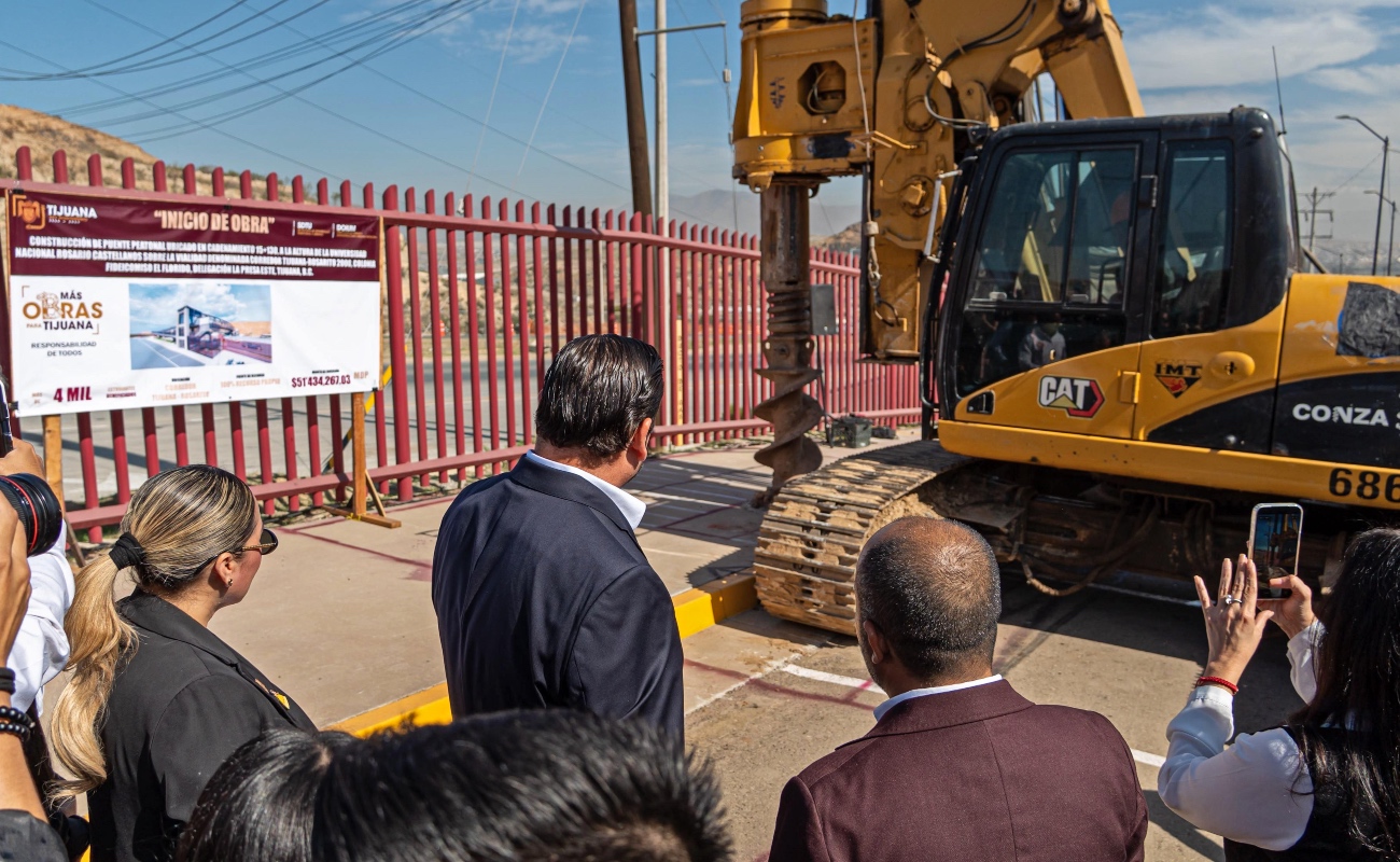 Supervisa Ismael Burgueño el inicio de la obra del puente peatonal de la Universidad Nacional Rosario Castellanos